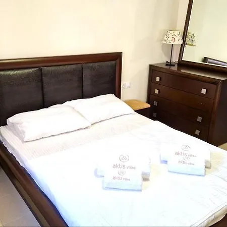 Holiday home Eliott *